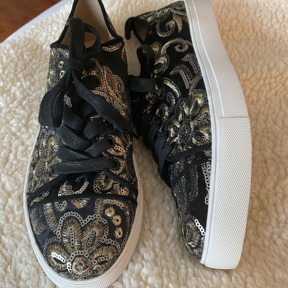 Karl lagerfeld gold and black sneakers size 8